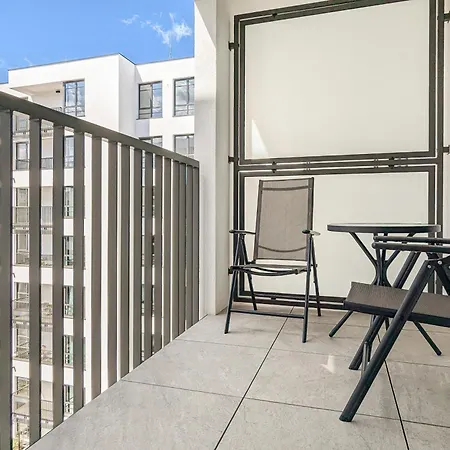 Popieluszki Modern With Parking By Renters Гданьск