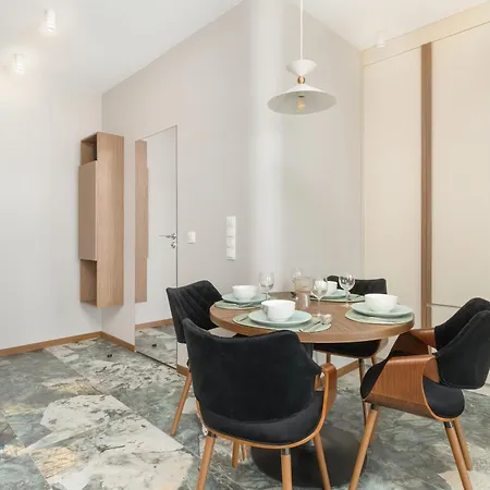 Popieluszki Modern With Parking By Renters Lejlighed Gdańsk