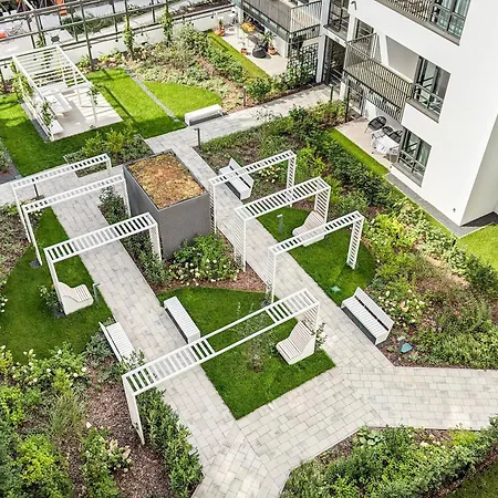 Popieluszki Modern With Parking By Renters *