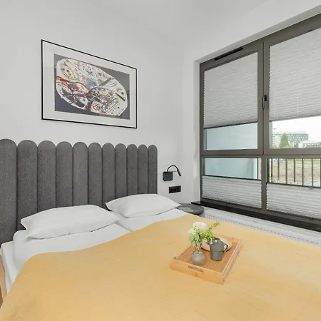 Popieluszki Modern With Parking By Renters Lejlighed *