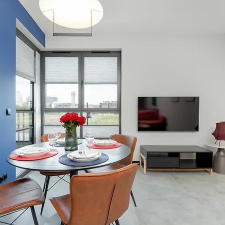 Popieluszki Modern With Parking By Renters Apartamento *