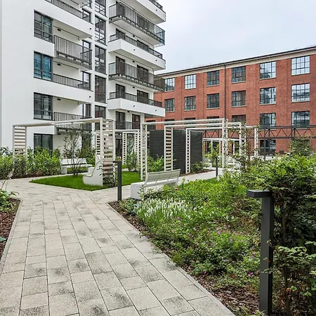 Popieluszki Modern With Parking By Renters Lejlighed