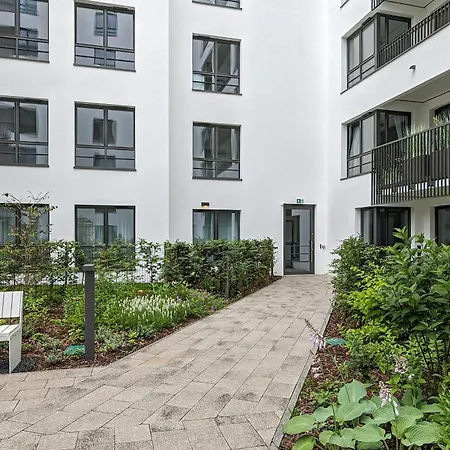 Popieluszki Modern With Parking By Renters *