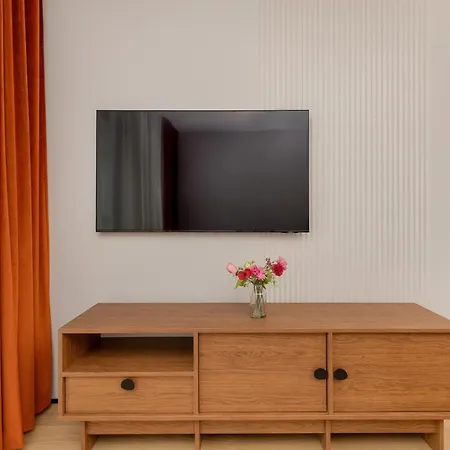 Popieluszki Modern With Parking By Renters Гданьск