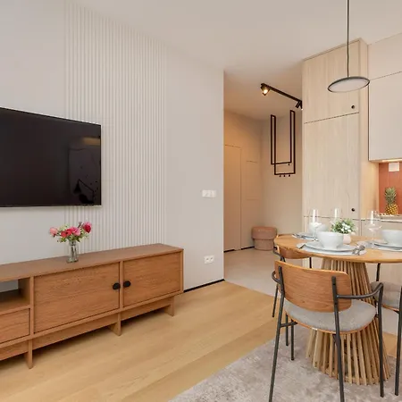 Popieluszki Modern With Parking By Renters Апартаменты