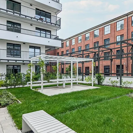 Popieluszki Modern With Parking By Renters Apartamento Gdansk