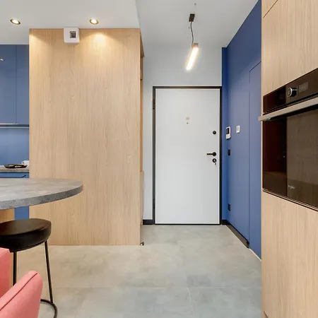 Popieluszki Modern With Parking By Renters Apartamento *