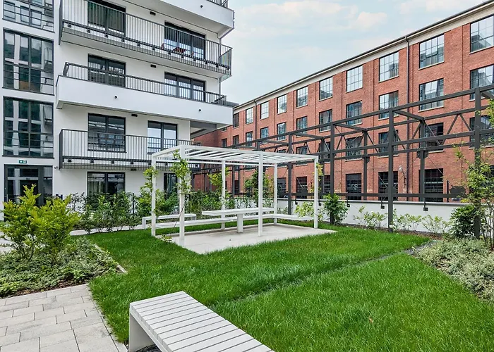 Popiełuszki Modern With Parking By Renters Apartament Gdańsk