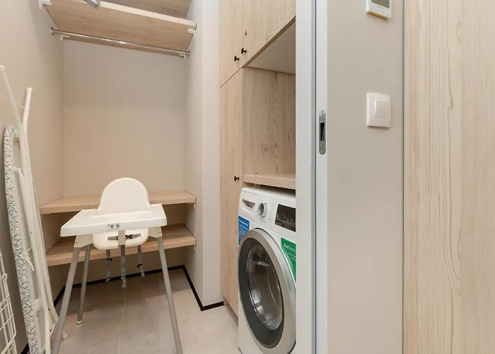 Popiełuszki Modern With Parking By Renters Apartament *